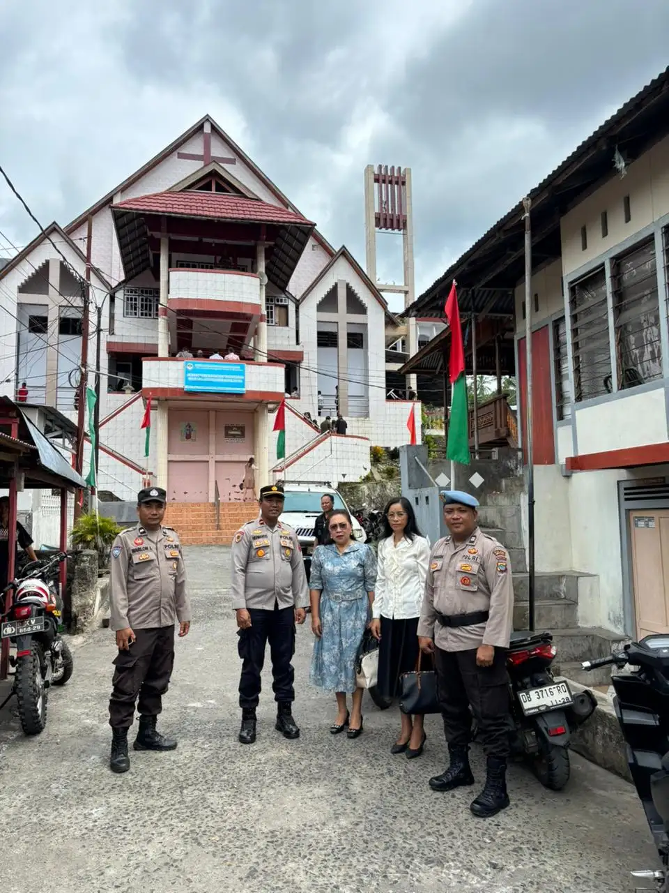 Polsek Lembean Timur Siaga Tahun Baru, Pengamanan Ibadah Berlangsung Aman dan Kondusif